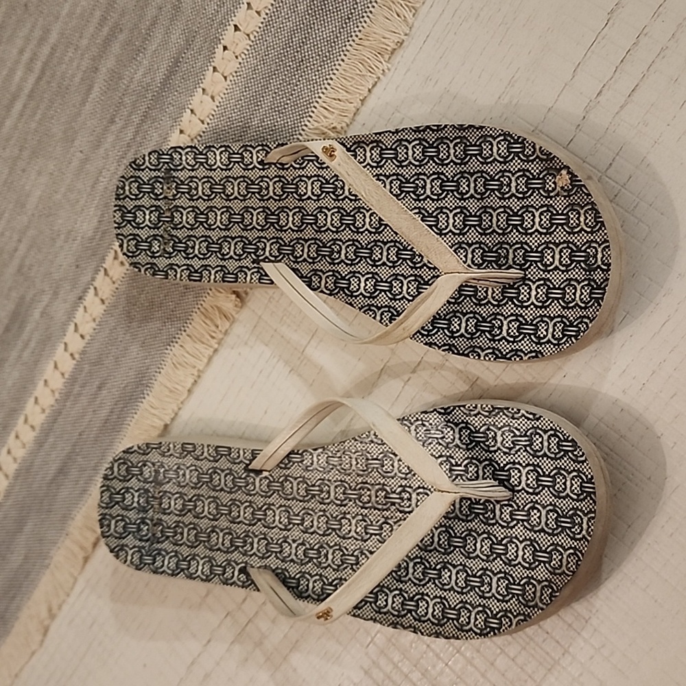 Tory Burch flipper flops